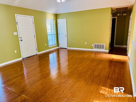 4th image of 19335 Oak Hillcrest Dr