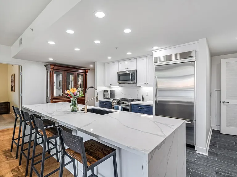 3812 Park Blvd #207 — Photo 4