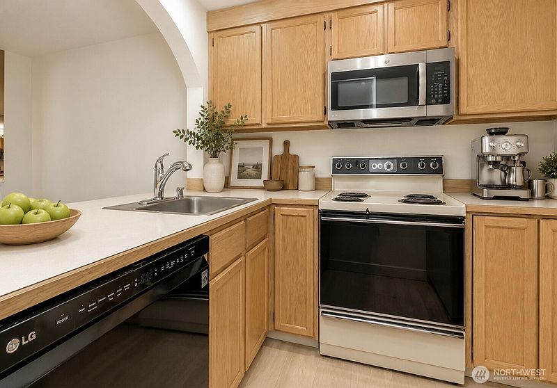 4th image of 17311 119th LN SE J#3