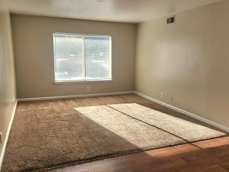 Riverbend Apartments — Photo 51