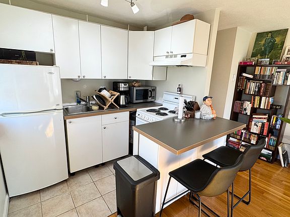 4th image of 19 Elko St APT 3