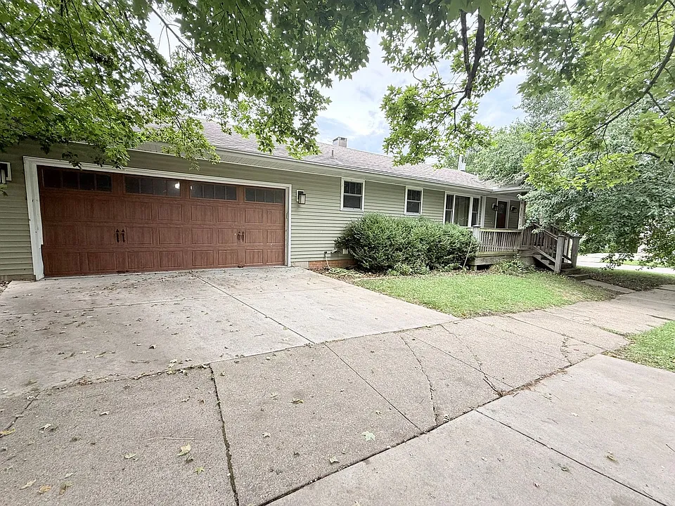 1612 N Roosevelt Ave