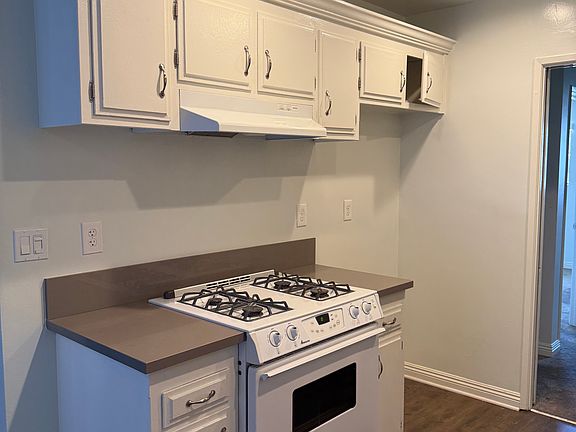 5th image of 2341 W Crescent Ave #1B-1Ba-750Sqft