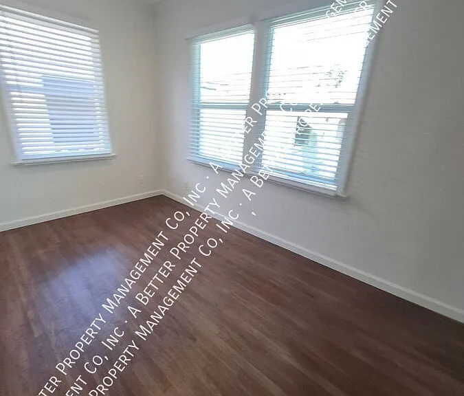 1739 E 1st St #10 — Photo 6