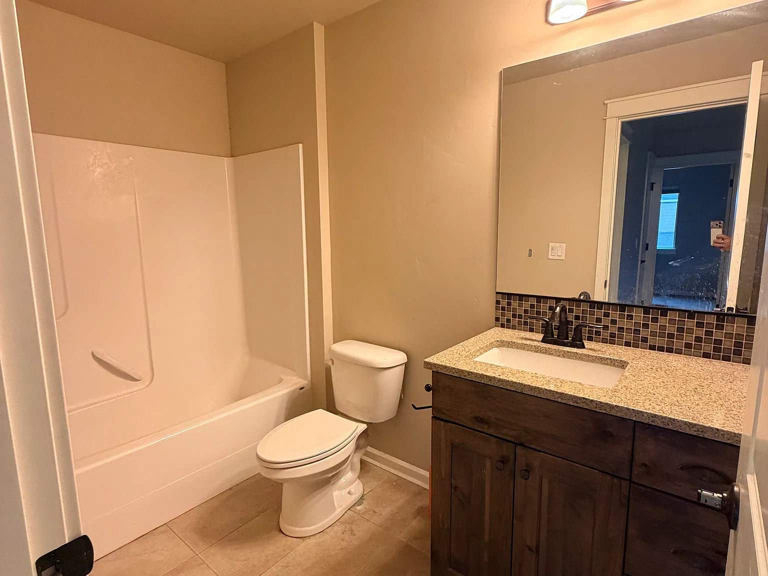 3 bed, 2.5 bath, 1638 sqft, $3,000 — Photo 3