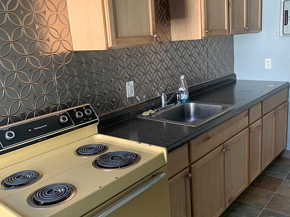 5th image of 104 W Maple St #3