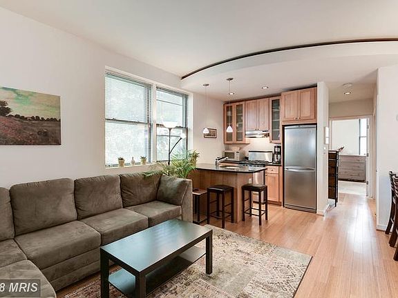 Open Floor Plan with Island Kitchen