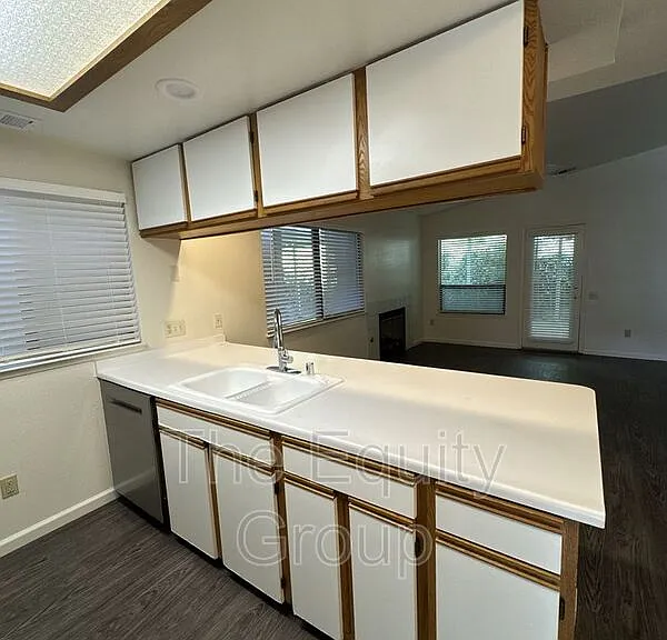 4944 W Westgate Ct — Photo 2