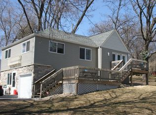 5113 W Lake Shore Dr, Wonder Lake, IL 60097