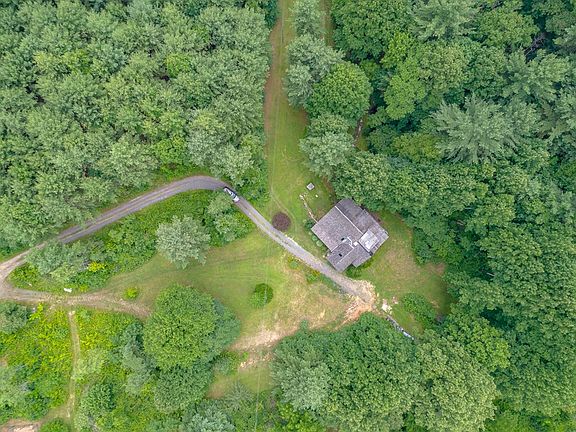 3rd image of 528 Aspen Dr