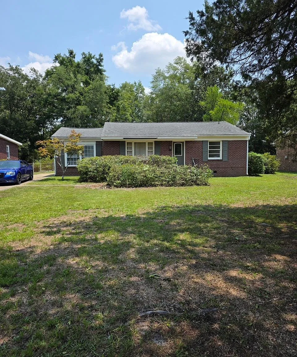 3 bed, 1850 sqft, $2,500 — Photo 1