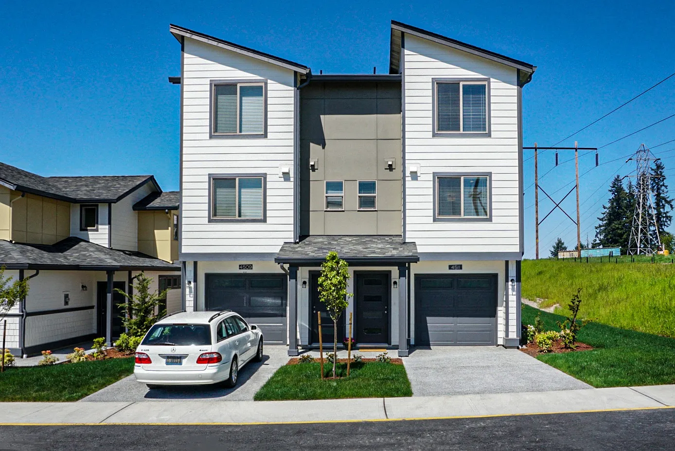 Sawyer Trail Apartments & Townhomes — Photo 1