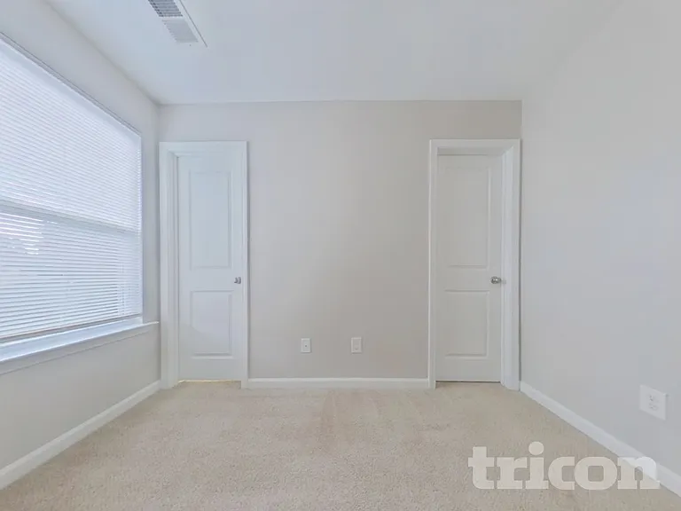 323 Springwalk Ln — Photo 12