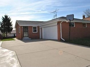 2249 W Alvina Ave, Milwaukee, WI 53221
