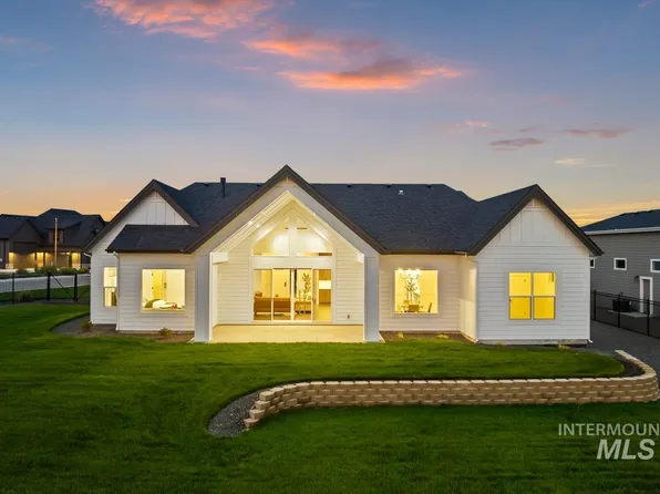 9697 S Coopers Hawk Way, Nampa, ID 83686
