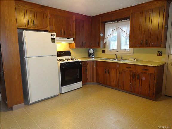 3rd image of 163 English Rd