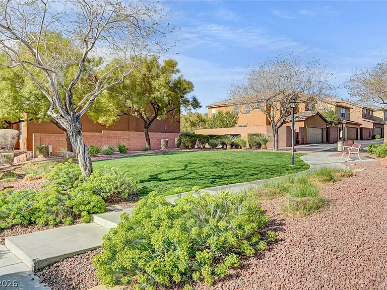 10731 Myrtle Grove Ave — Photo 3