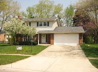 2212 Oxnard Dr, Downers Grove, IL 60516