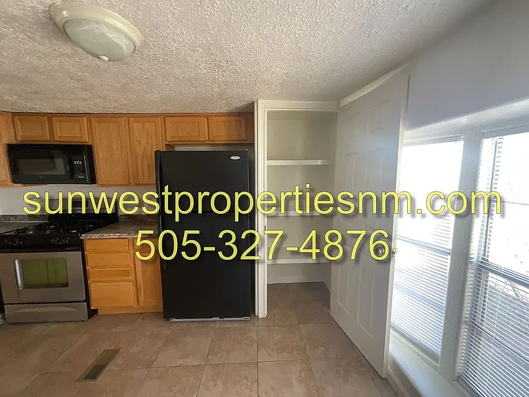 907 Sategna Ln — Photo 9