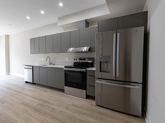 5th image of 414 Kennedy St NW #204