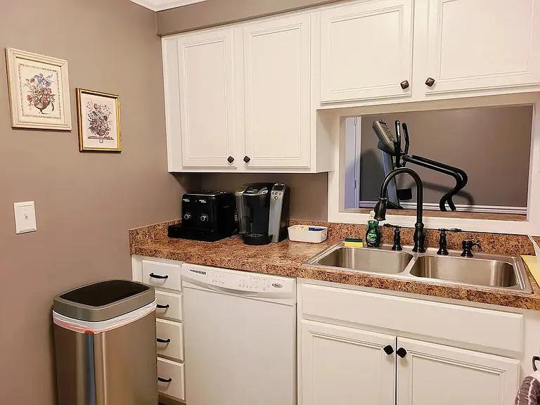 404 Bainbridge Ct #E2 — Photo 28