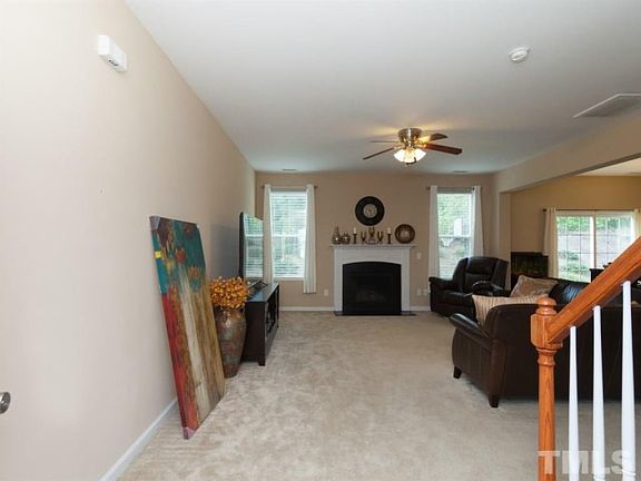 3rd image of 114 Rosebud Ln