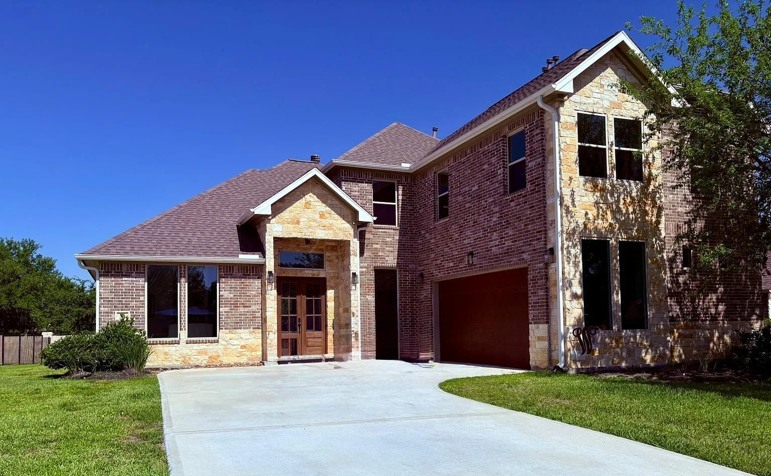 3 bed, 3.0 bath, 3292 sqft, $2,950 — Photo 1