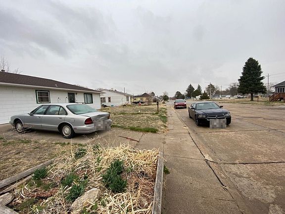 4th image of 1718 Forrest St