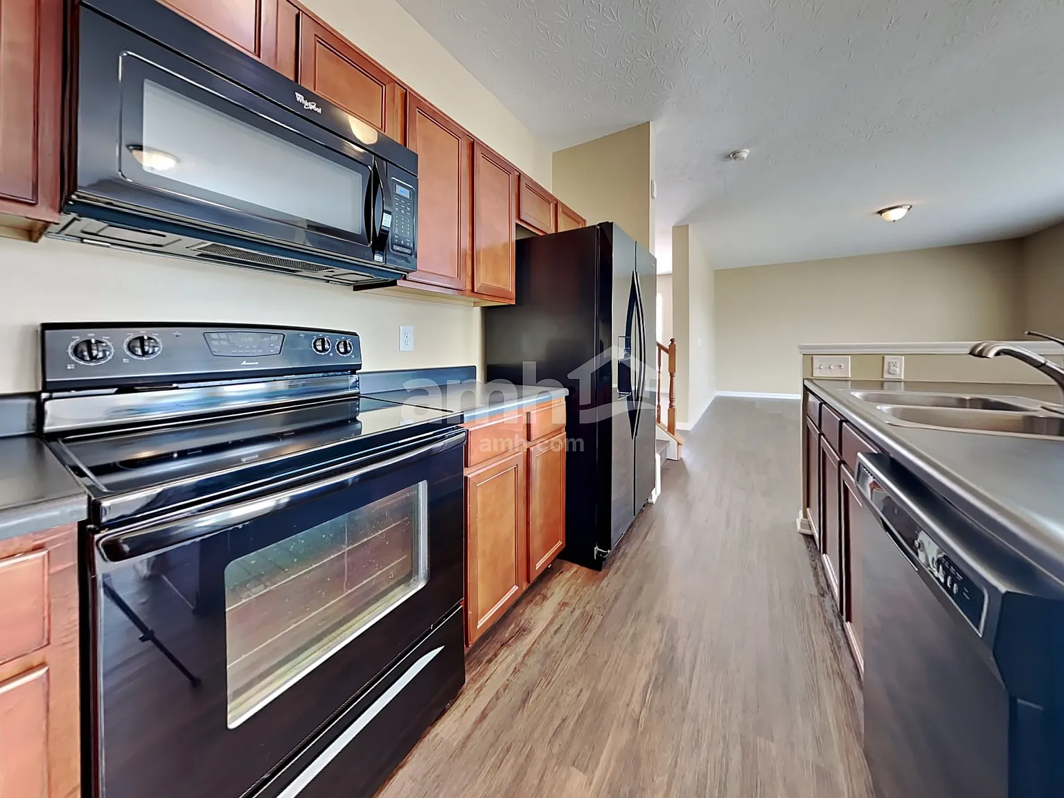 4 bed, 2.5 bath, 2398 sqft, $2,750 — Photo 3