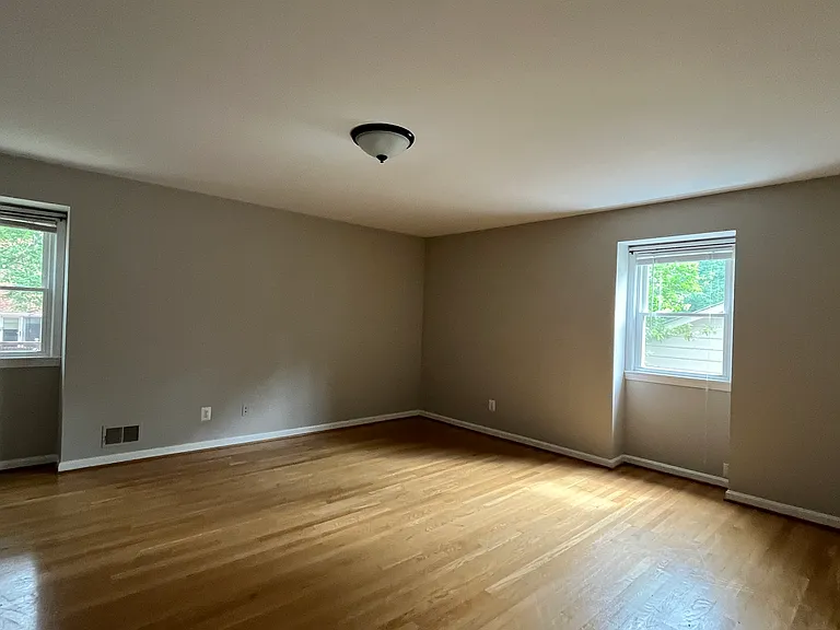 6833 Melrose Dr — Photo 10