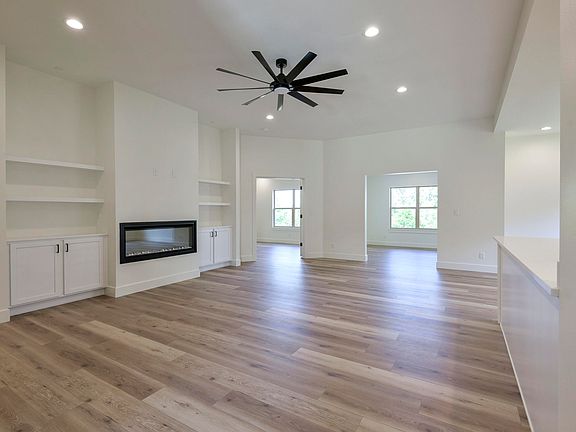 5th image of 82 Mountain View Court