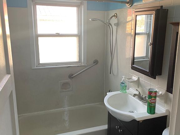 4th image of 2506 Catawba Ln
