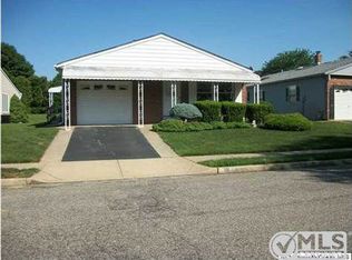 38 Encinitas Dr, Toms River, NJ
