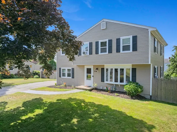 99 Moffitt Ave, Somerset, MA 02726