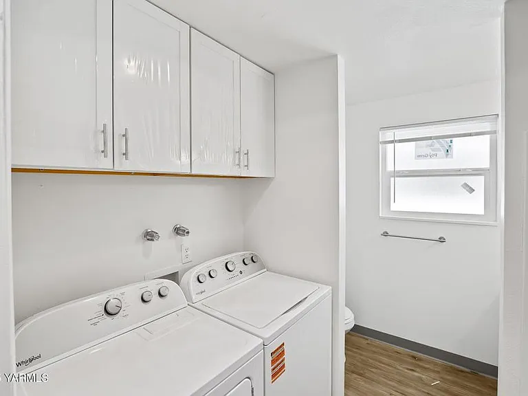 906 S 42nd Ave #D — Photo 10