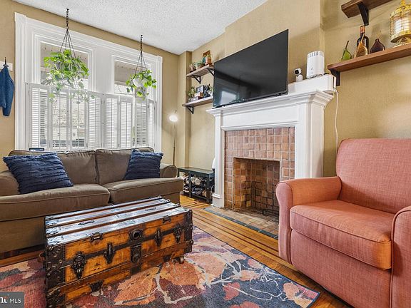 5th image of 353 W Mount Pleasant Ave