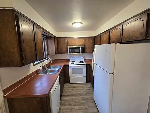5th image of 1907 E Saint Maries Ave