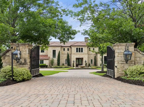 690 S Peytonville Ave, Southlake, TX 76092