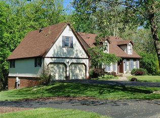 490 Brentwood Dr, Madison, IN 47250