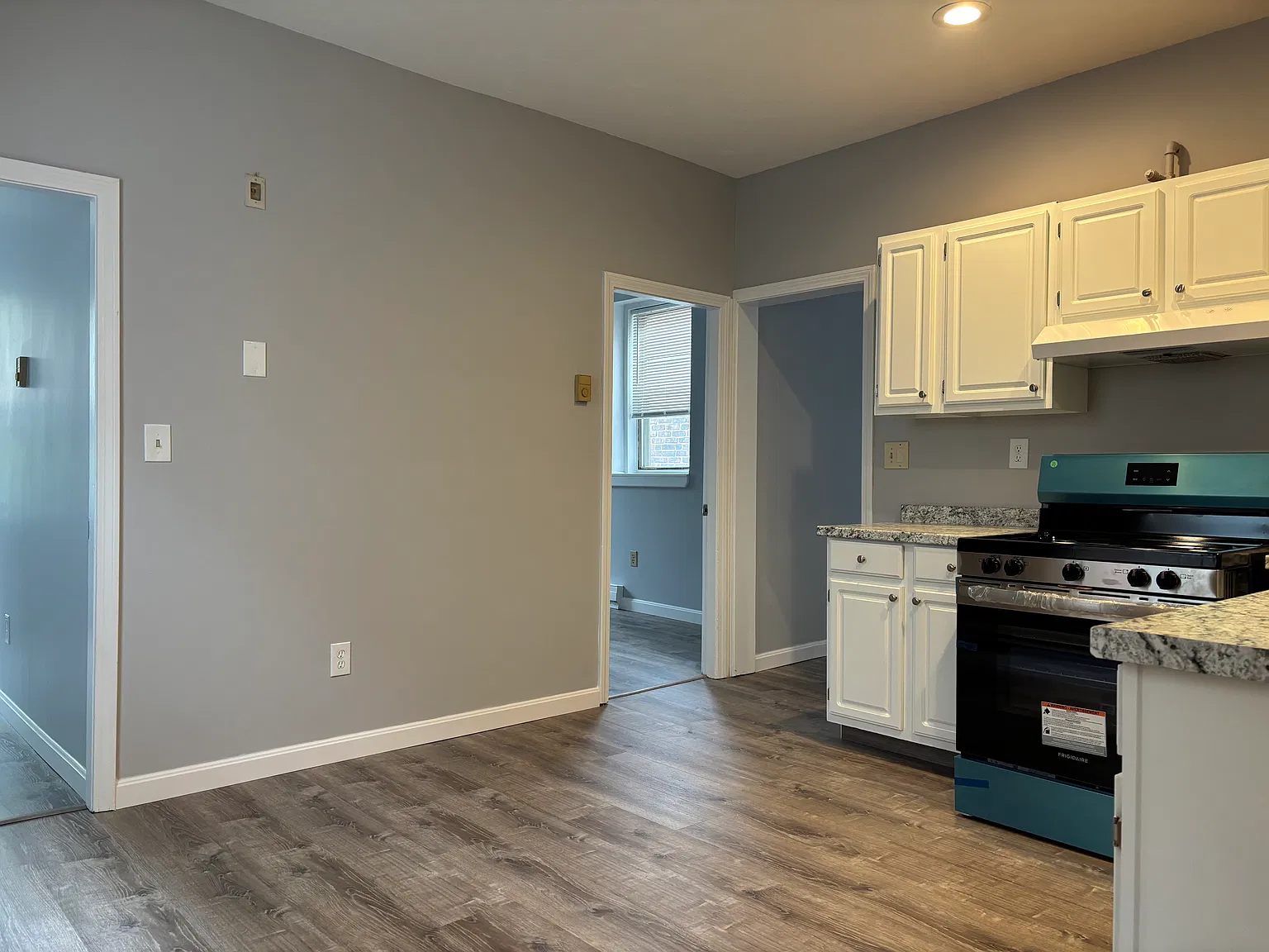 2 bed, 694 sqft, $2,200 — Photo 3