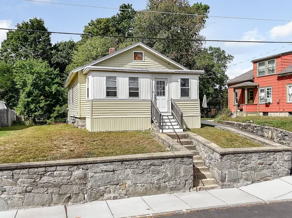 66 7th Ave, Lowell, MA 01854