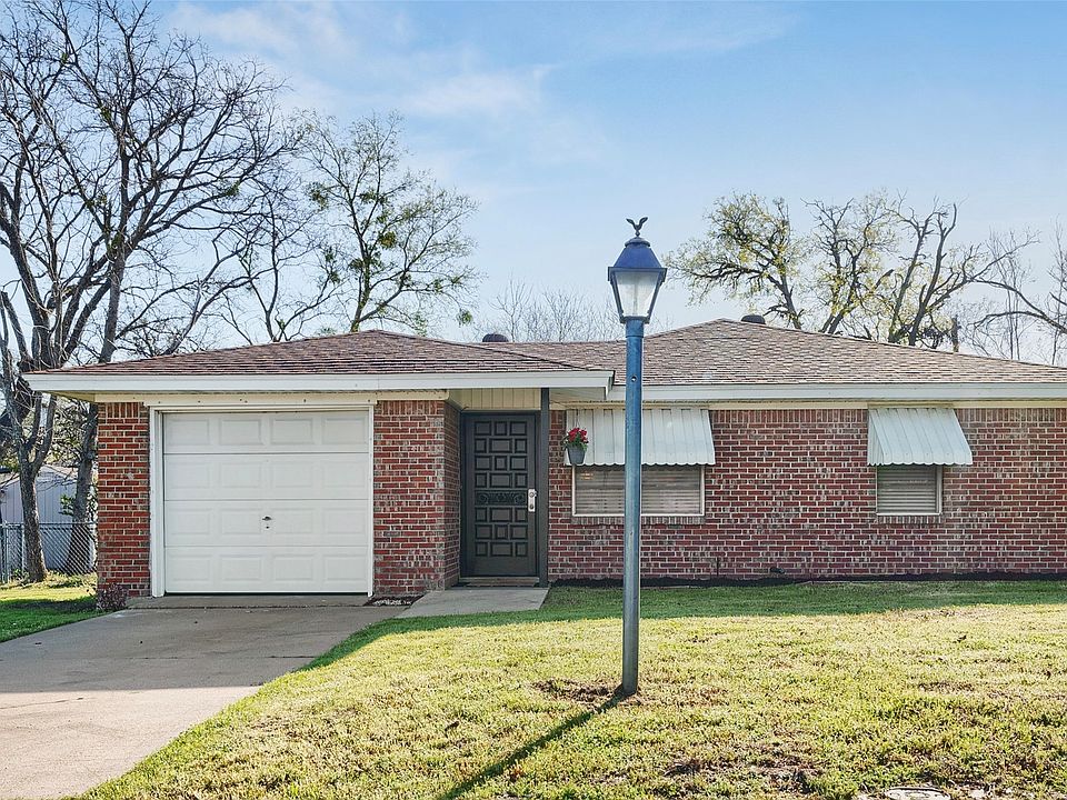 1st image of 407 Glenn Dr