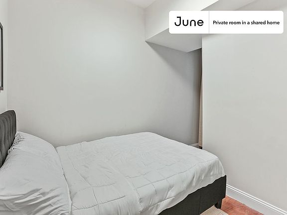 3rd image of 89 Kingston Ave #4R-B
