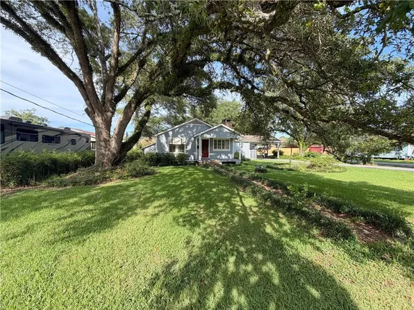 146 N 3rd St, Ponchatoula, LA 70454