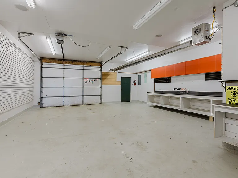 2147 Eagle Dr — Photo 11
