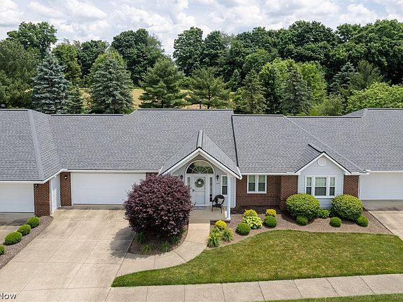 5th image of 1059 Sterling Oaks Dr
