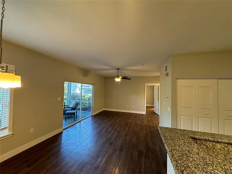 10000 SW 52nd Ave #V139 — Photo 7