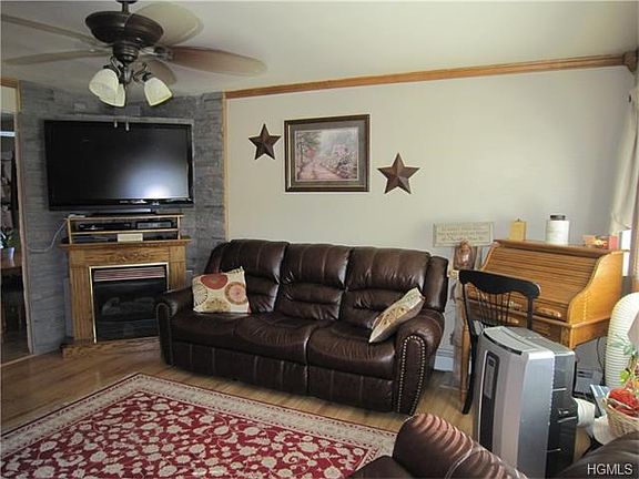 4th image of 33 Briarwood Cres