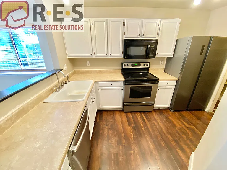 17910 E Cornell Dr — Photo 5