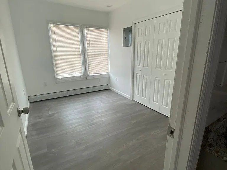 263-267 W Main St — Photo 6